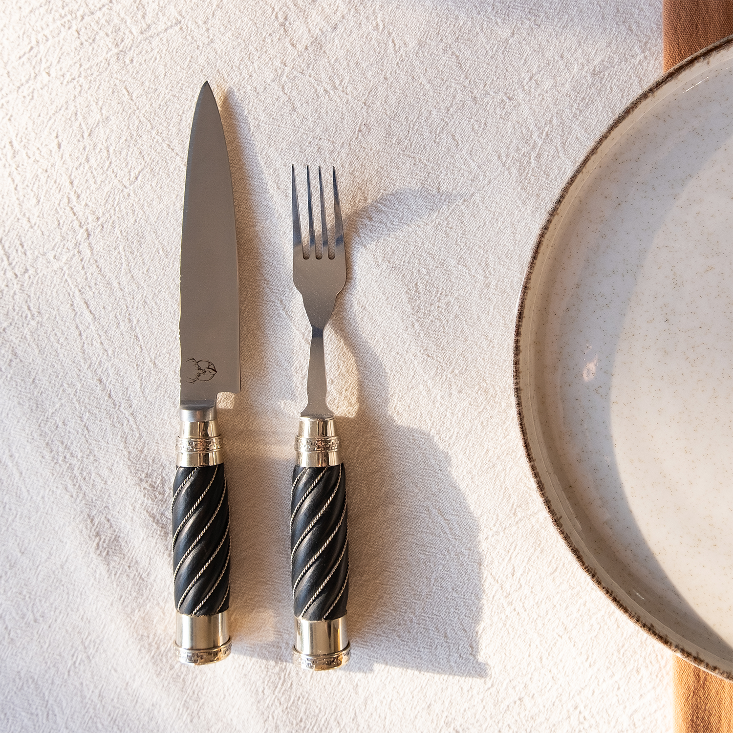 Stainless Steel Picnic Set with Glossy Black Fluted Wood Handle and Double Alpaca