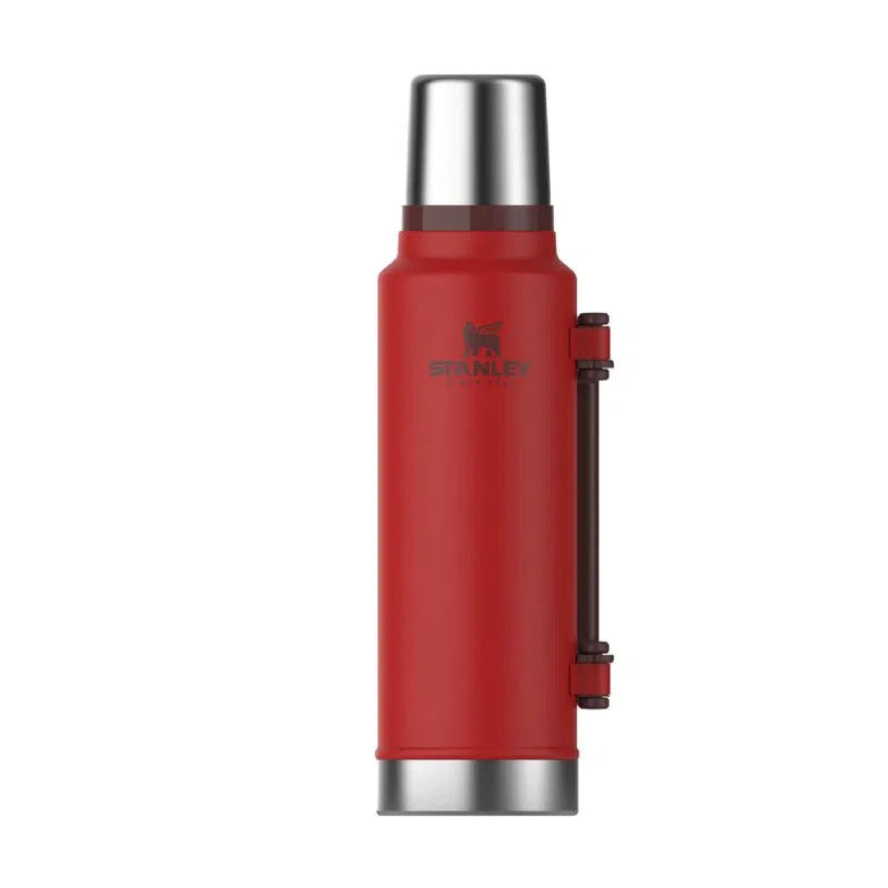 Stanley Classic Thermos With Tapon Cebador 1.4L Lava Red – The Stanley Classic Thermos With Tapon Cebador 1.4L Lava Red – The