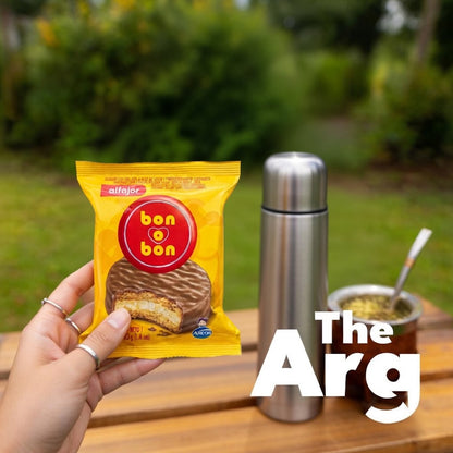 Bon o Bon Alfajor with Peanut Butter Filling 40g / 1.4 oz | Argentine Chocolate Cookie
