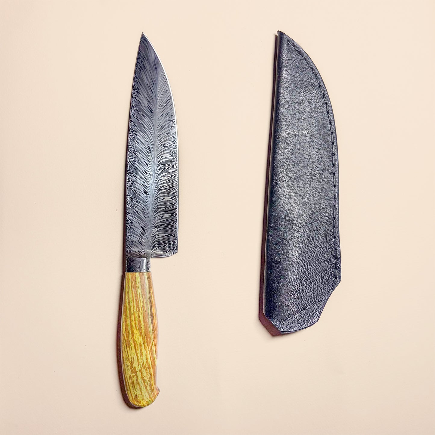 Ciervo Damascus Steel Field Knife in Green Plátano Wood