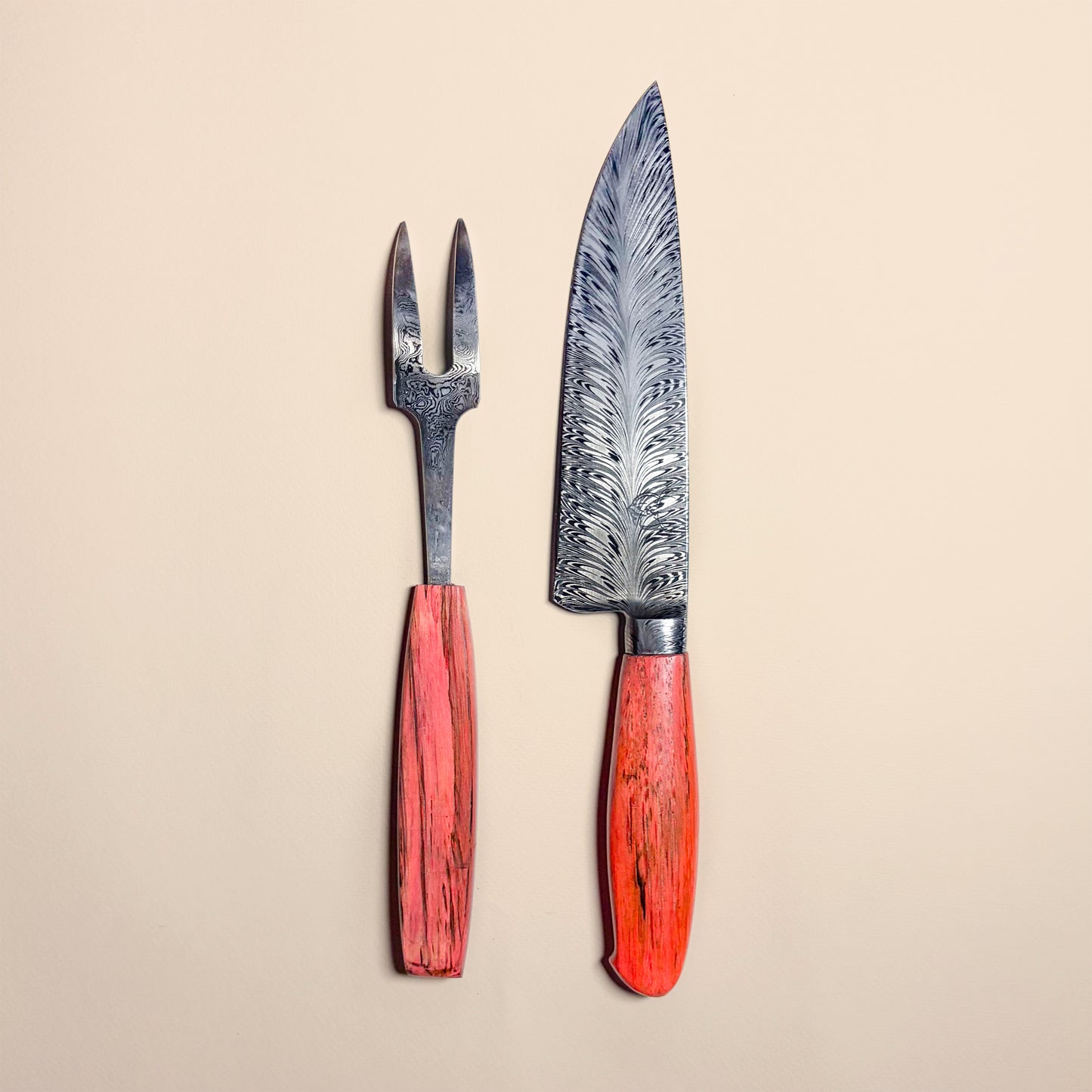 Ciervo Damascus Steel BBQ Carving Set – Red Plátano Wood Handles (Knife & Fork)