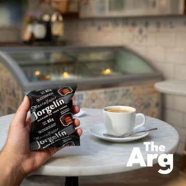 Alfajor Jorgelín Triple Milk Chocolate Cookie with Dulce de Leche 85 g / 3 oz
