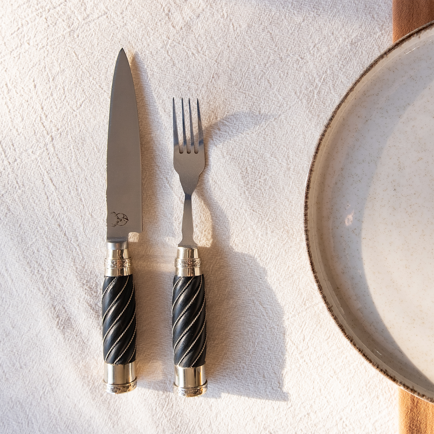 Stainless Steel Picnic Set with Glossy Black Fluted Wood Handle and Double Alpaca