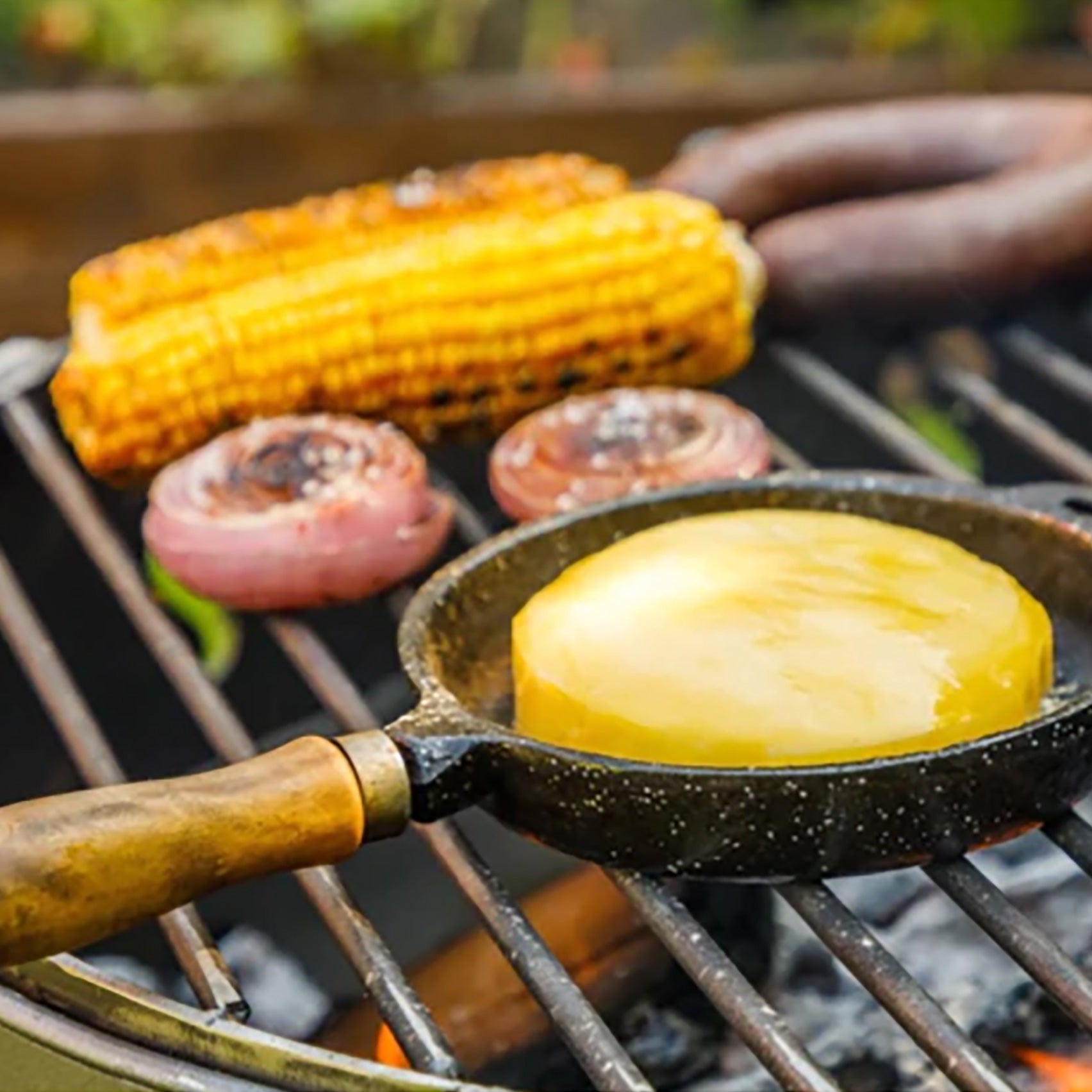 Provoletera - Iron Provolone Melting Pan with Wooden Handle