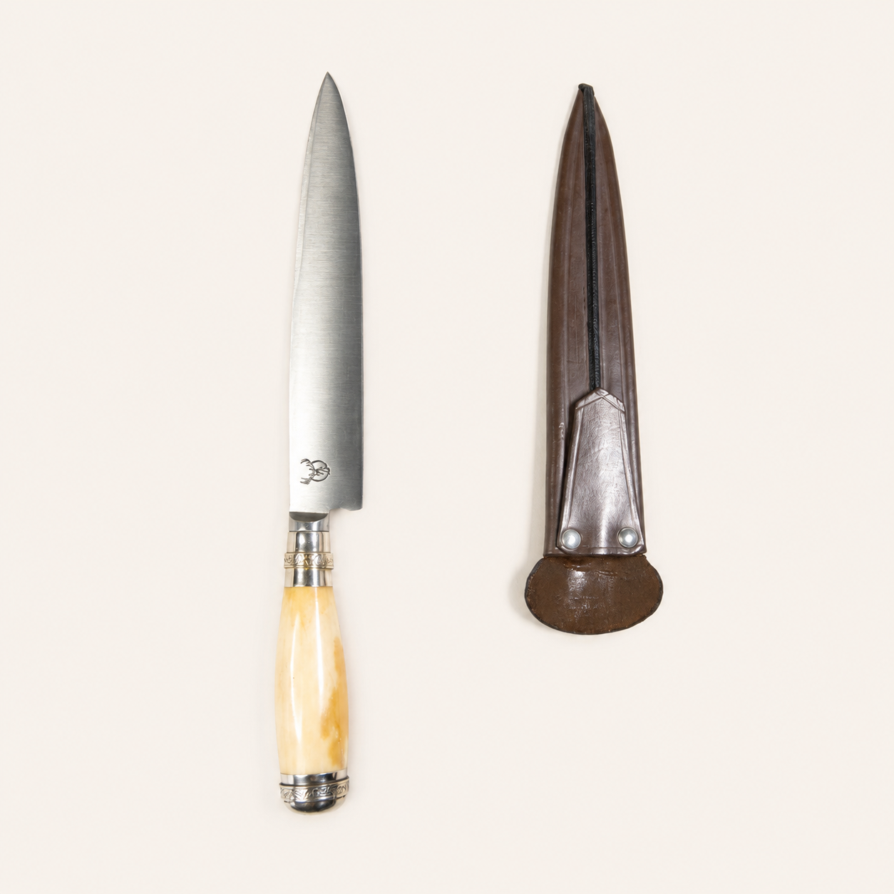 20 cm Knife – Smooth Bone Handle