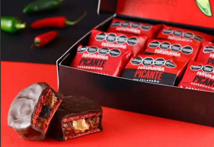 Havanna Spicy Duo: Peperoncino & Jalapeño Alfajores with Double Dulce de Leche & Chocolate (Box of 9)