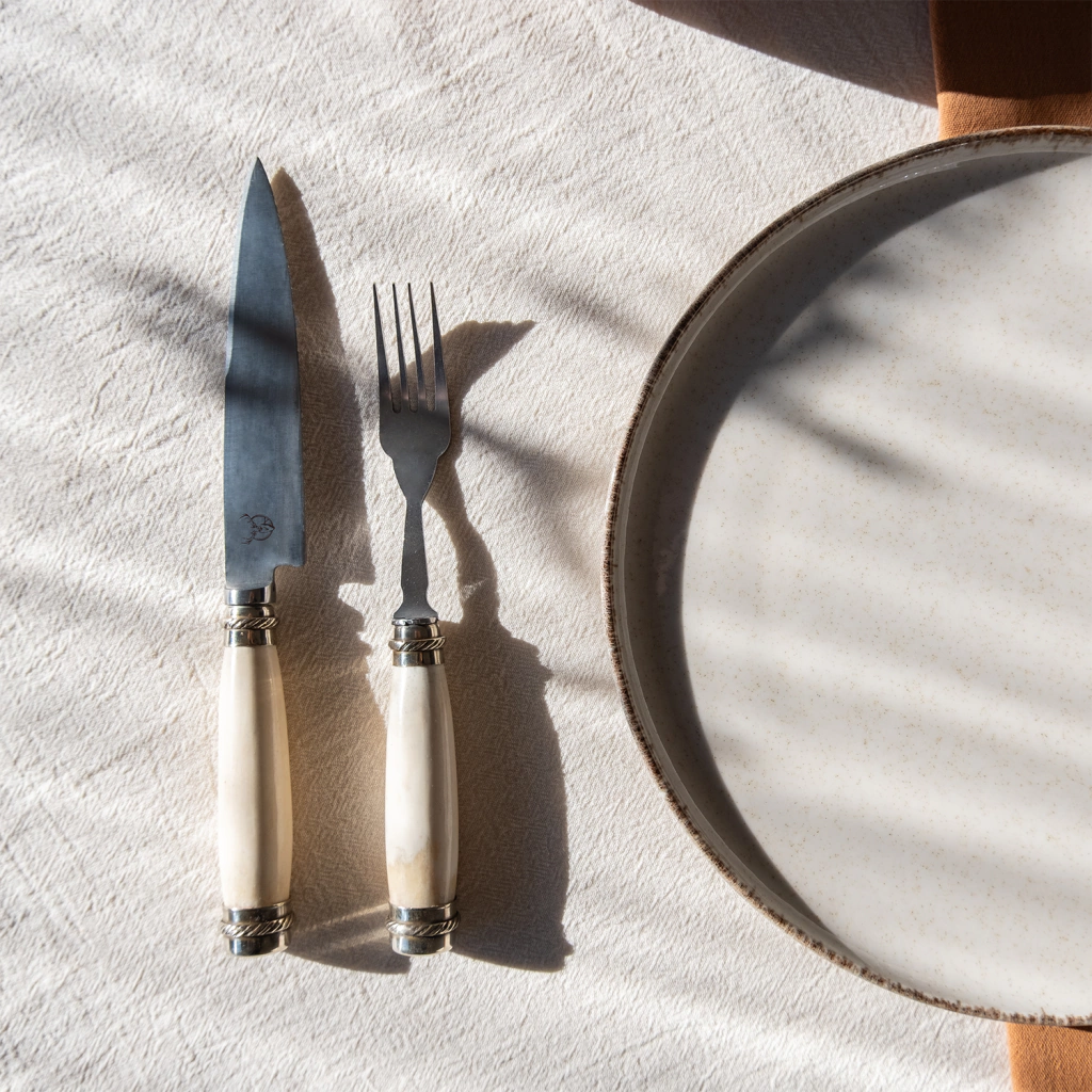 Smooth Bone Handle with Double Alpaca of 12 pieces for 6 guests