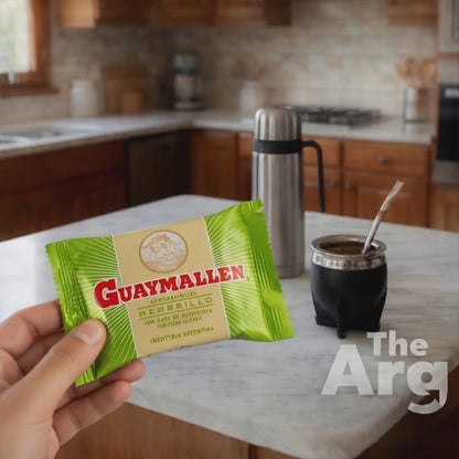 Guaymallén White Alfajor with Quince Jelly Filling 38 g / 1.34 oz
